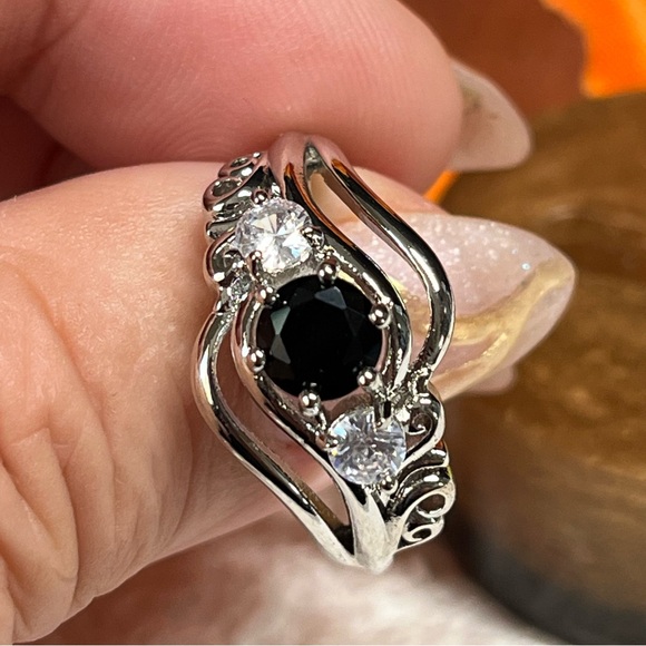 🌸925 Silver and black gemstone ring NEW - Picture 7 of 9